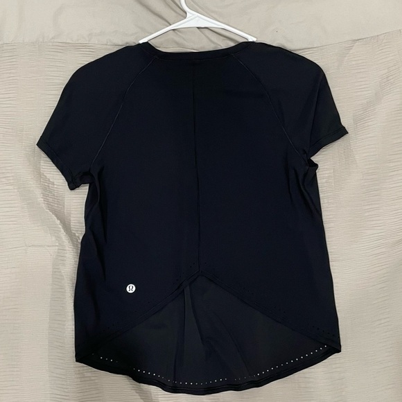 Lululemon shirt - Picture 2 of 2
